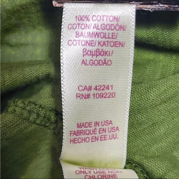 NWT Velvet by Graham and Spencer Cut Out V-neck tee Size XS - Picture 3 of 5